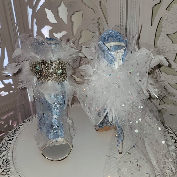 Romantic "KARA" Something Blue Feather Crystal Ankle Boots - Picture 7 of 9